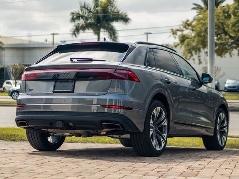 Used 2025 Audi Q8 Prestige image 5