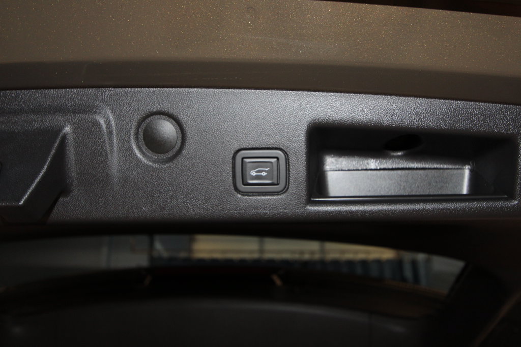 Used 2024 Chevrolet Equinox LT FWD image 37