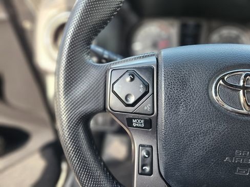 Used 2019 Toyota Tacoma TRD Off-Road image 28