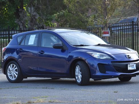 Used 2012 MAZDA MAZDA3 i Grand Touring w/ Tech Pkg FWD image 4