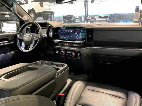 Used 2024 GMC Sierra 1500 SLT image 13
