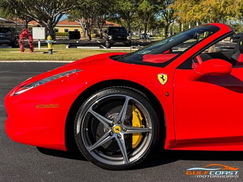Used 2015 Ferrari 458 Spider image 52