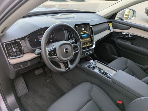 New 2026 Volvo XC90 B5 Plus w/ Protection Package image 12