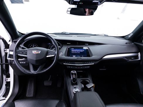 Used 2021 Cadillac XT4 Premium Luxury AWD/4WD image 11
