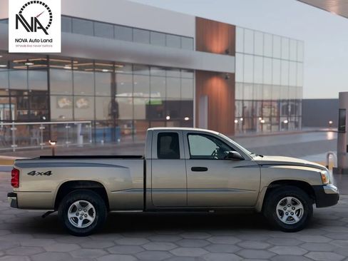 Used 2005 Dodge Dakota SLT image 9
