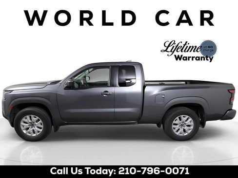 Used 2022 Nissan Frontier SV image 4