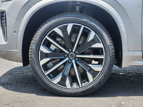 New 2025 Volvo XC90 T8 Plus w/ Protection Package Premier image 15