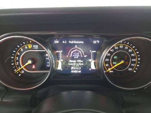 Used 2020 Jeep Wrangler Unlimited Sahara image 16