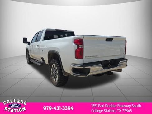 Used 2024 Chevrolet Silverado 2500 LT AWD/4WD image 4