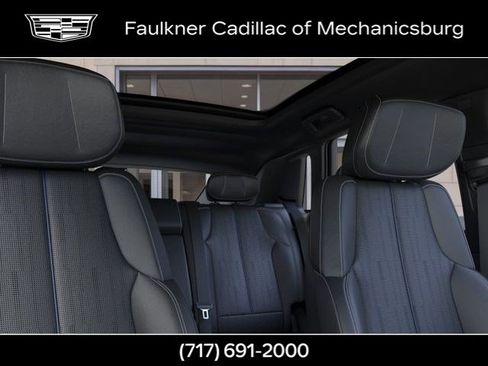 Used 2025 Cadillac Lyriq Luxury AWD/4WD image 25