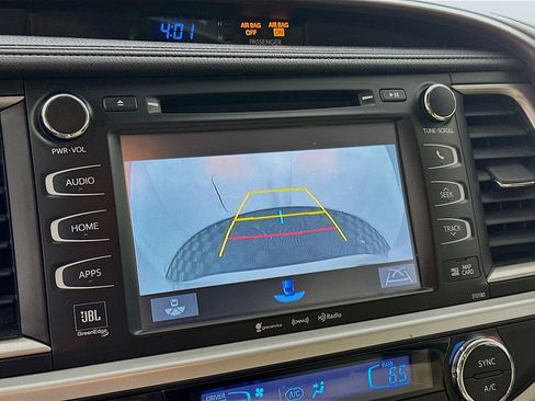 Used 2017 Toyota Highlander Limited Platinum FWD image 23