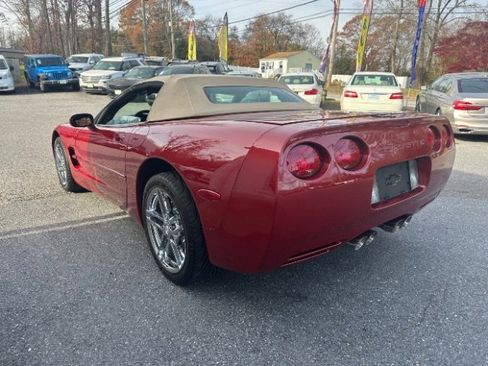 Used 1998 Chevrolet Corvette Convertible w/ Performance Handling Pkg image 3