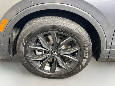 Used 2024 Volkswagen Tiguan SE image 13