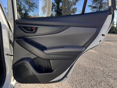 Used 2022 Subaru Crosstrek 2.5i Sport w/ Moonroof Package image 18