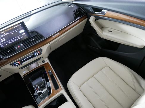 Used 2023 Audi Q5 2.0T Premium Plus w/ Premium Plus Package image 11