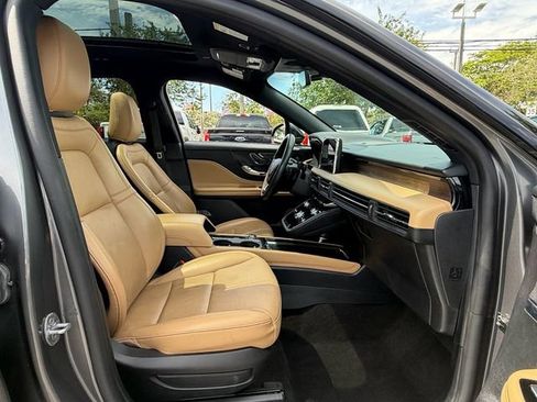 Used 2022 Lincoln Corsair Reserve w/ Luxury Package FWD image 18