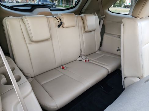 Used 2018 Toyota Highlander XLE image 16