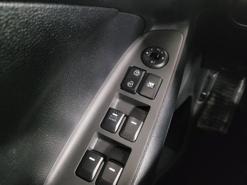 Used 2018 Kia Forte S image 27