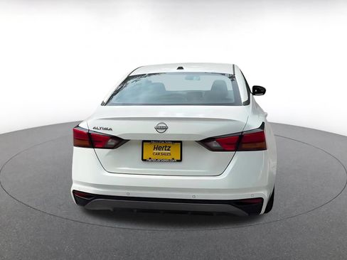 Used 2026 Nissan Altima 2.5 SV FWD image 15