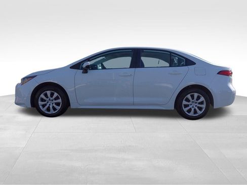 Certified 2022 Toyota Corolla LE image 7