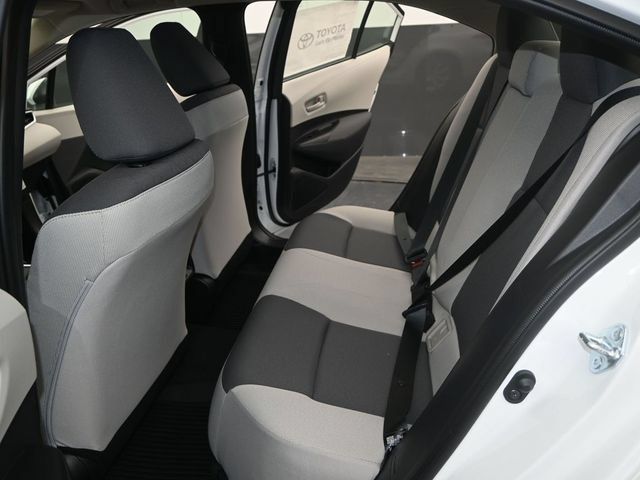 Used 2025 Toyota Corolla LE FWD image 11