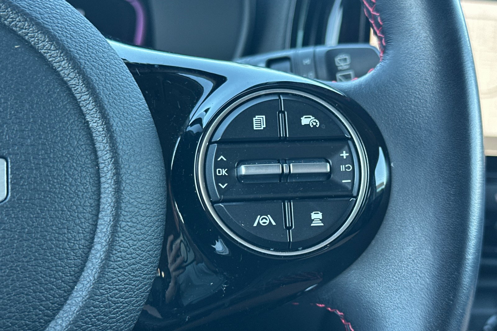 Used 2023 Kia Soul GT-Line w/ GT-Line Technology Package FWD image 36