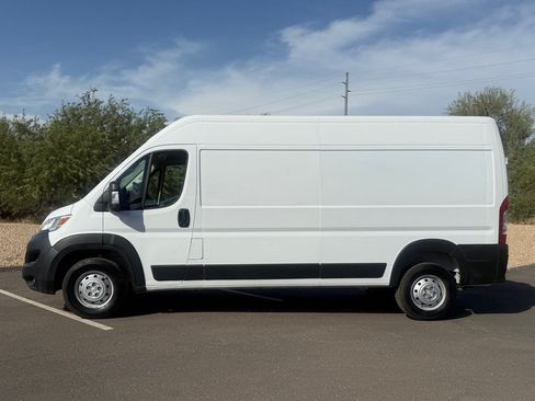 Used 2023 RAM ProMaster 2500 FWD image 2
