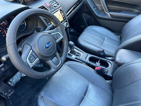 Used 2018 Subaru Forester 2.5i Touring AWD/4WD image 9