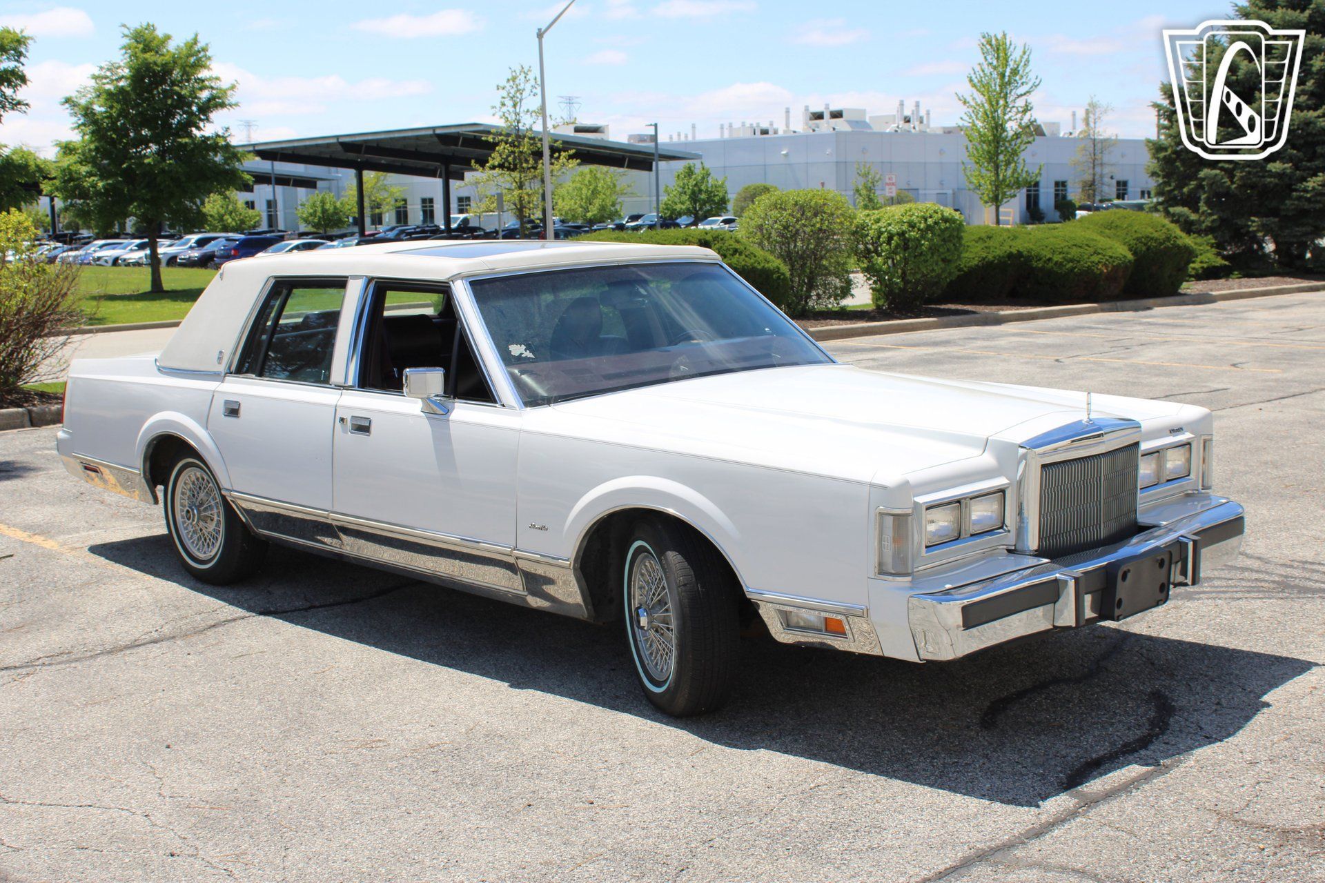 Used 1988 Lincoln Town Car Signature RWD image 19