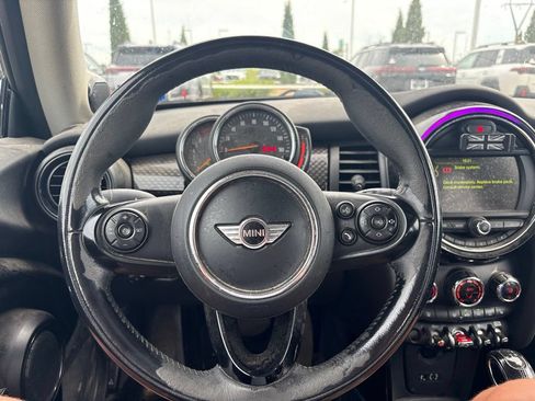Used 2018 MINI Cooper S FWD image 2