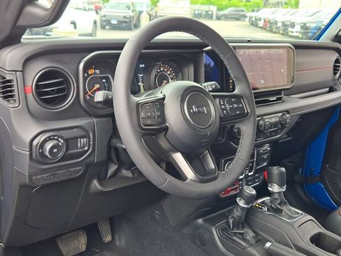 Certified 2026 Jeep Wrangler Unlimited Rubicon AWD/4WD image 24