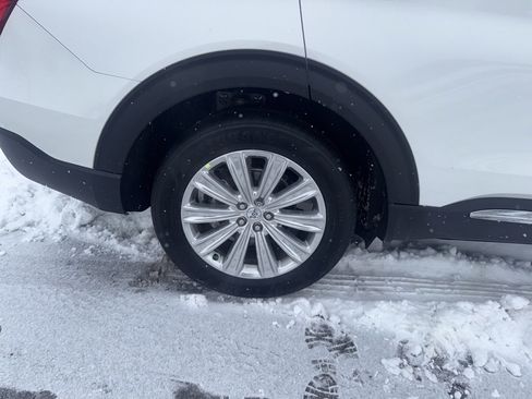 Certified 2021 Ford Explorer King Ranch w/ Premium Technology Package image 29