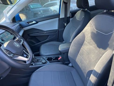 Used 2023 Volkswagen Taos SE image 8