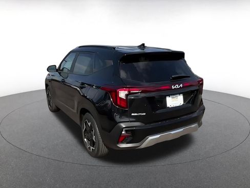 Used 2025 Kia Seltos S image 11