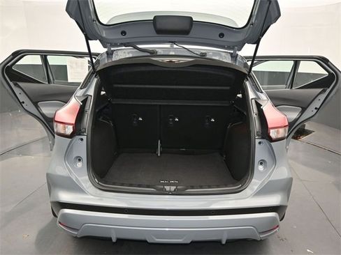 Used 2024 Nissan Kicks SR w/ SR Premium Package image 13