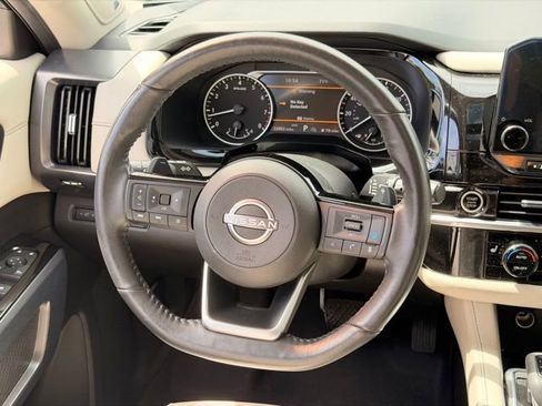 Used 2023 Nissan Pathfinder SL w/ SL Premium Package AWD/4WD image 18
