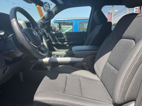 Used 2025 RAM 1500 Tradesman AWD/4WD image 13