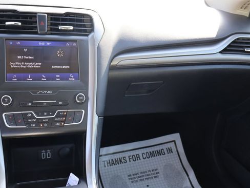 Used 2019 Ford Fusion SE AWD/4WD image 33