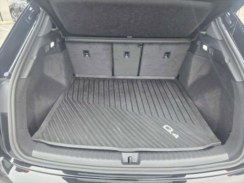 Used 2023 Audi Q4 e-tron Premium Plus w/ Premium Plus image 18