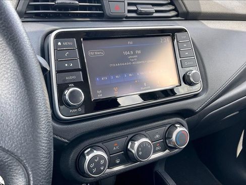 Used 2023 Nissan Versa S FWD image 24
