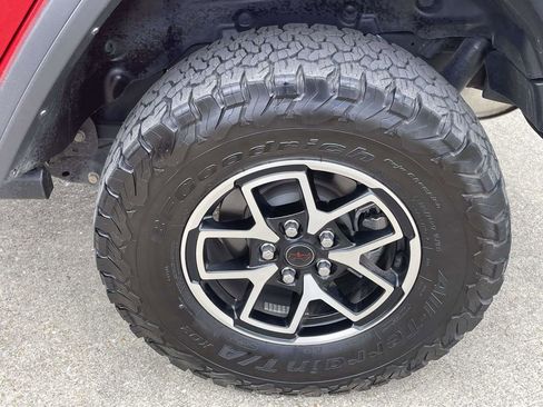 Used 2024 Jeep Wrangler Unlimited Rubicon w/ Safety Group image 9