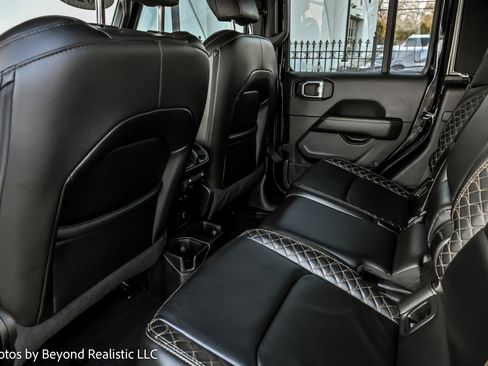 Used 2021 Jeep Gladiator Overland image 16