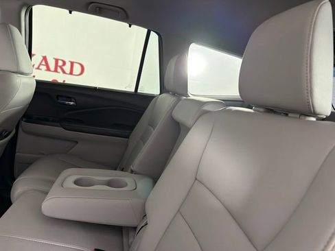 Used 2020 Honda Pilot Touring image 13