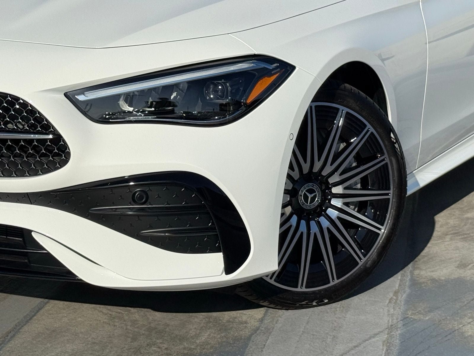 New 2026 Mercedes-Benz CLE 450 4MATIC Coupe image 3
