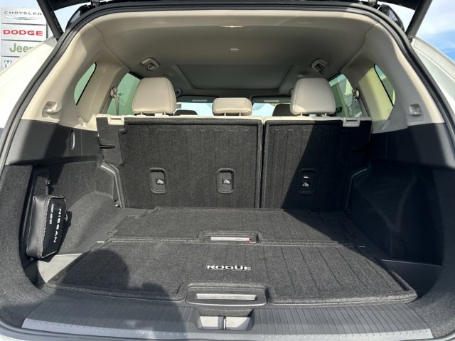 Used 2025 Nissan Rogue SL w/ Tech Package AWD/4WD image 7