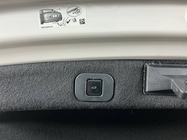 Used 2017 Lincoln Continental Reserve w/ Luxury Package AWD/4WD image 33
