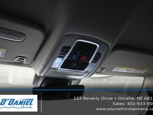 Used 2022 RAM 1500 Laramie AWD/4WD image 30