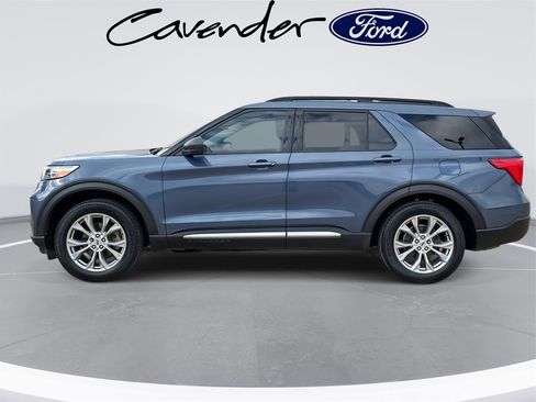Used 2021 Ford Explorer XLT w/ Equipment Group 202A image 8