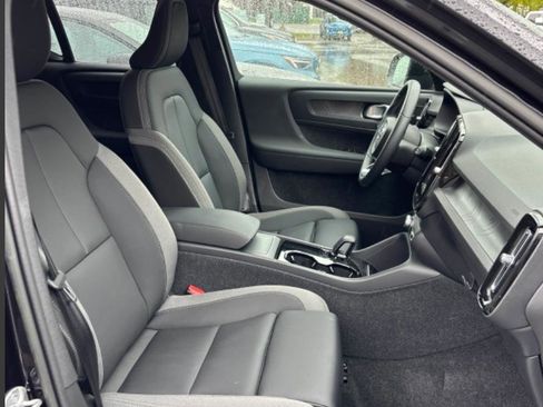 Used 2023 Volvo XC40 Recharge Ultimate w/ Protection Package Premier AWD/4WD image 11