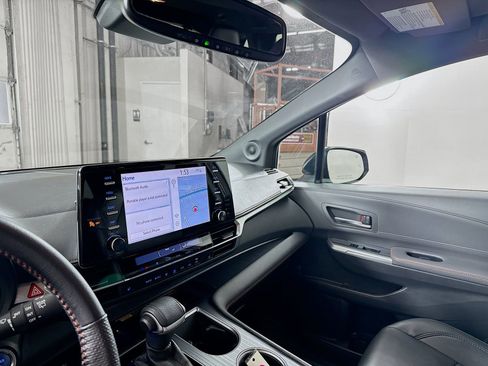 Used 2021 Toyota Sienna XSE w/ XSE Plus Package image 6